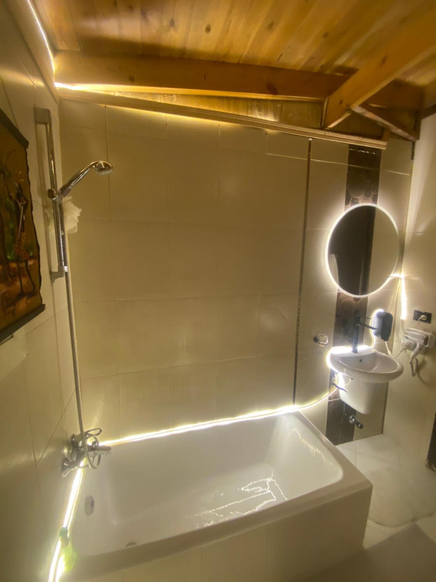 Airport Rooftop Club Luxurious Rooms And Studios Kairo Exterior foto